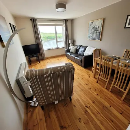 Daire Broadhaven Bay